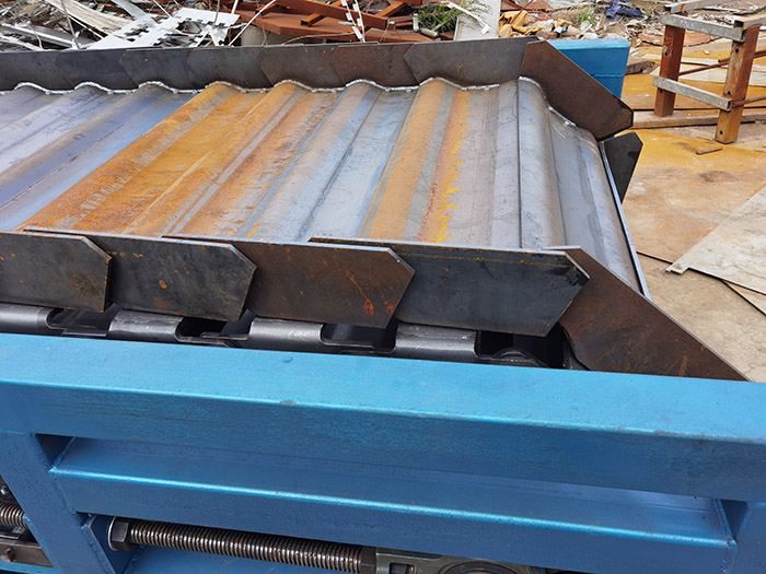 鱗板輸送機(jī)